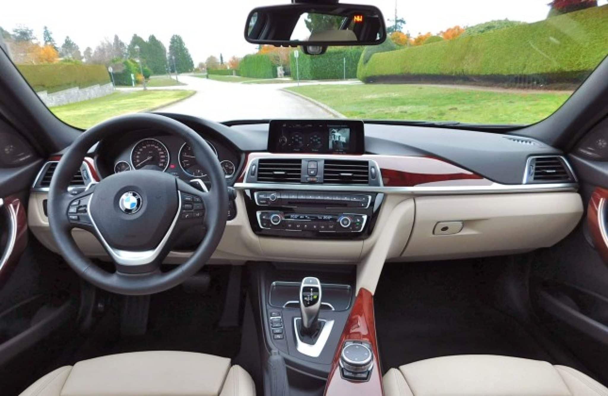 BMW 328i Safety Features, Airbags and Safety Score