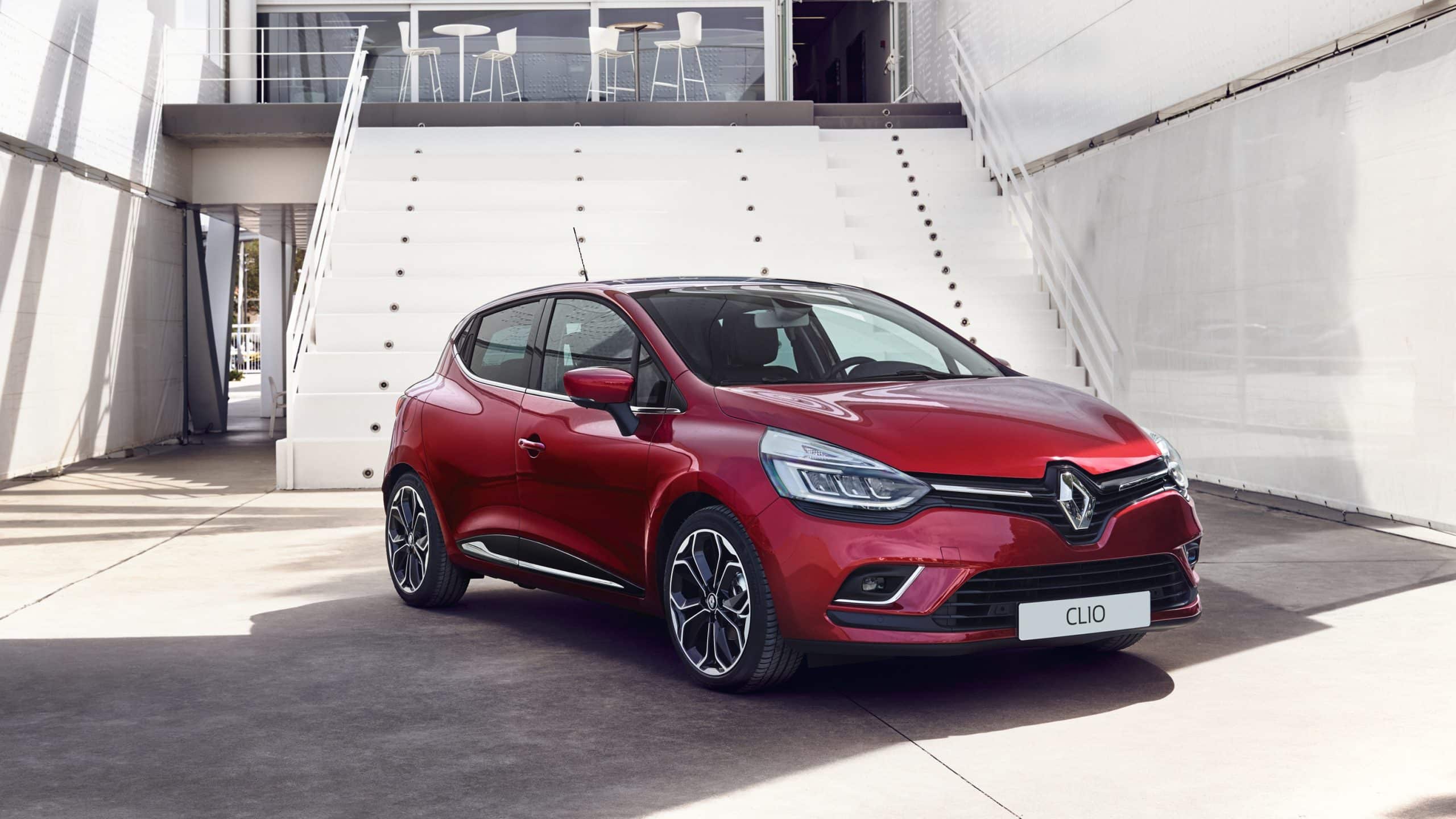 2017 Renault Clio red color front side view park outside house 4k hd wallpaper