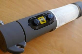 AA 3 in 1 emergency beacon flashlight seatbelt cutter glass hammer