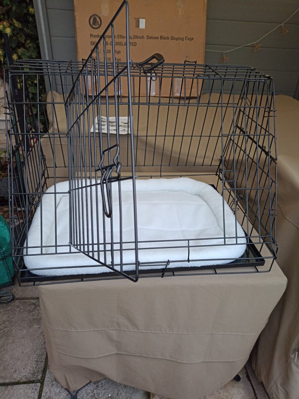 Best Sloping Dog Crates and Cages for your Car Boot The Car Stuff