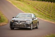 REVIEW: 2020 Toyota Camry Hybrid Models: LE vs SE vs XLE